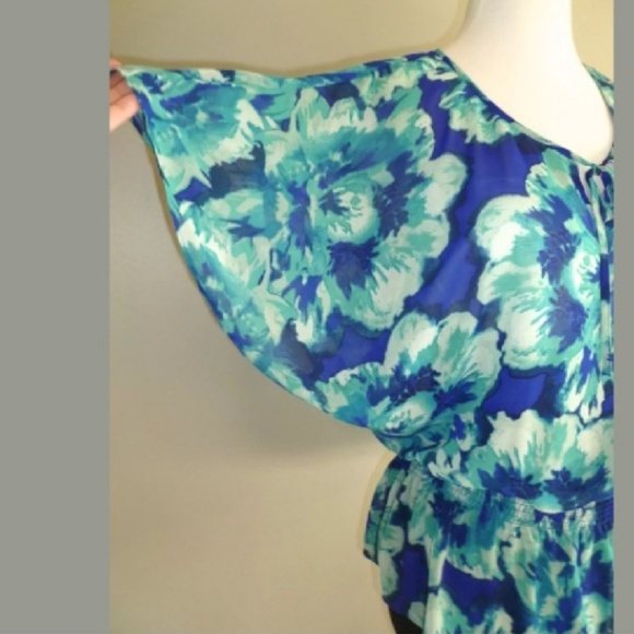 Elle Flutter Sleeve Chiffon Floral Boho Top - Picture 3 of 4